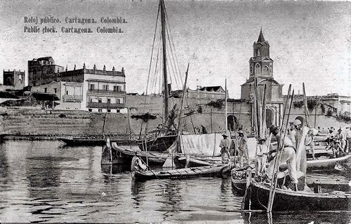 Muelle de los pegasos y Torre de Reloj en el año 1910