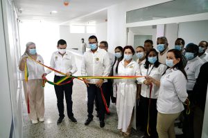 "Con nuevo piso 8 seguimos cumpliéndole al Hospital Universitario del Caribe", gobernador Blel