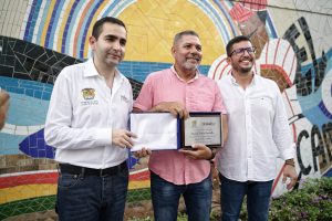 Gobernador Blel devela mural en el renovado Campito de Bocagrande